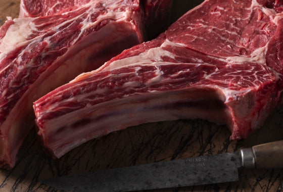 Load image into Gallery viewer, Handpicked Beef 21 Day Aged Tomahawk Steaks – Close-Up Texture